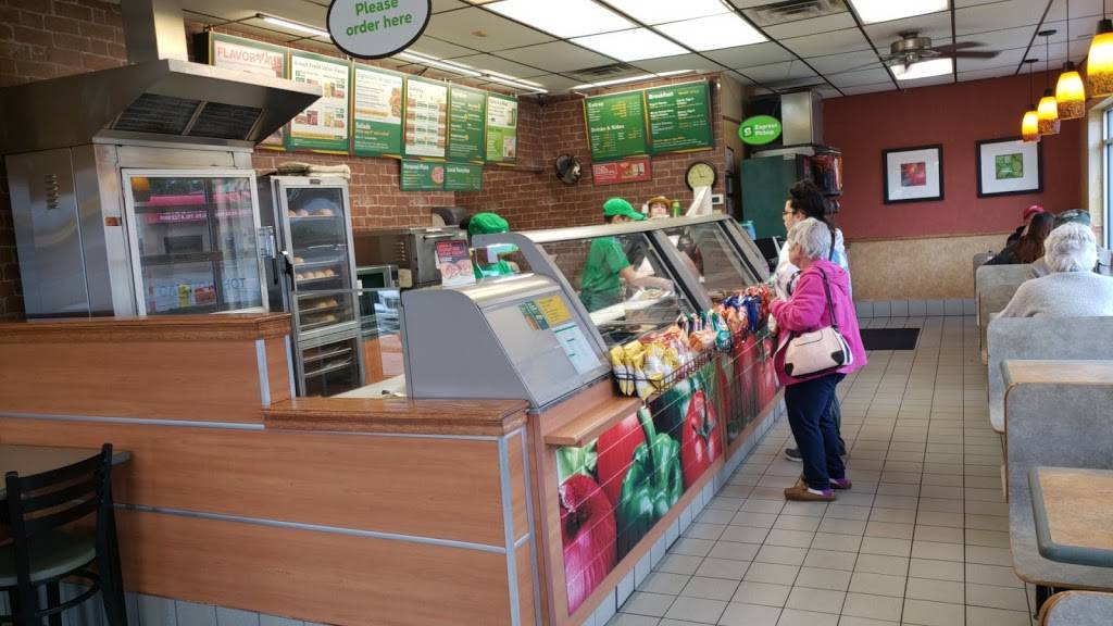 Subway | restaurant | 36150 Ford Rd, Westland, MI 48185, USA | 7343260550 OR +1 734-326-0550