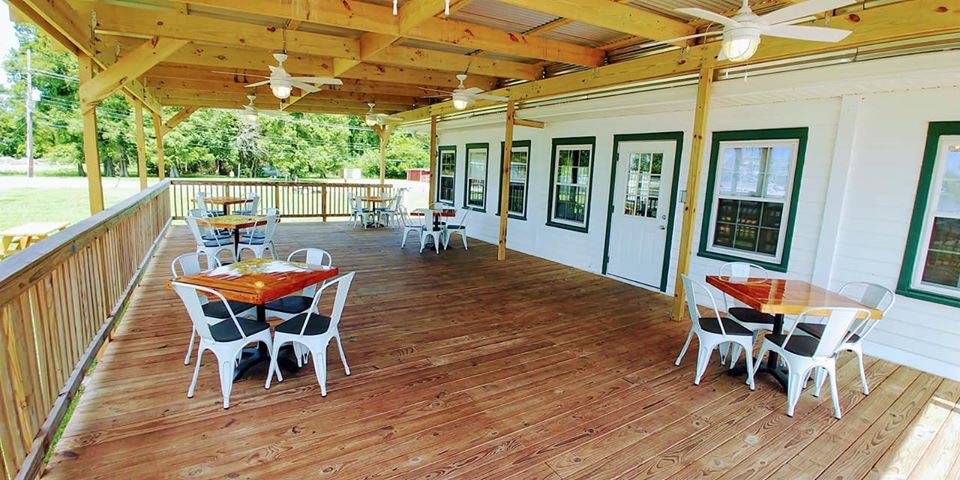 Segnette Landing | restaurant | 450 Laroussini St, Westwego, LA 70094, USA | 5049001901 OR +1 504-900-1901