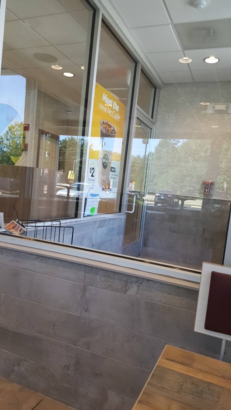 McDonalds | cafe | 1754 Mendon Road, Cumberland, RI 02864, USA | 4013343177 OR +1 401-334-3177