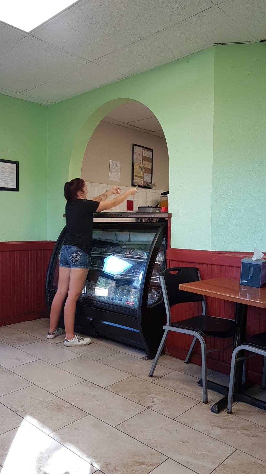 Garden Gyros | restaurant | 3025 E Busch Blvd, Tampa, FL 33612, USA | 8139806600 OR +1 813-980-6600