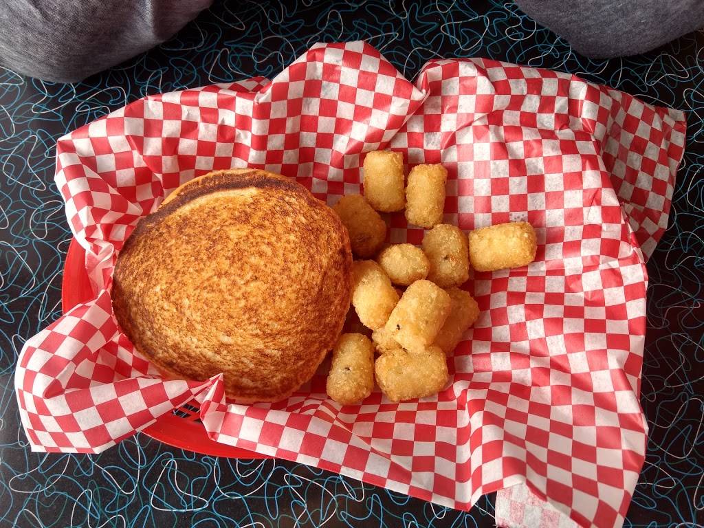 Spangles | restaurant | 2630 S 9th St, Salina, KS 67401, USA | 7858272525 OR +1 785-827-2525