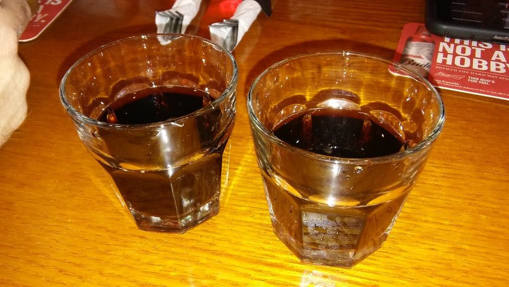 Sidelines Sports Eatery - Mellwood | restaurant | 2111 Mellwood Ave, Toledo, OH 43613, USA | 4194740000 OR +1 419-474-0000