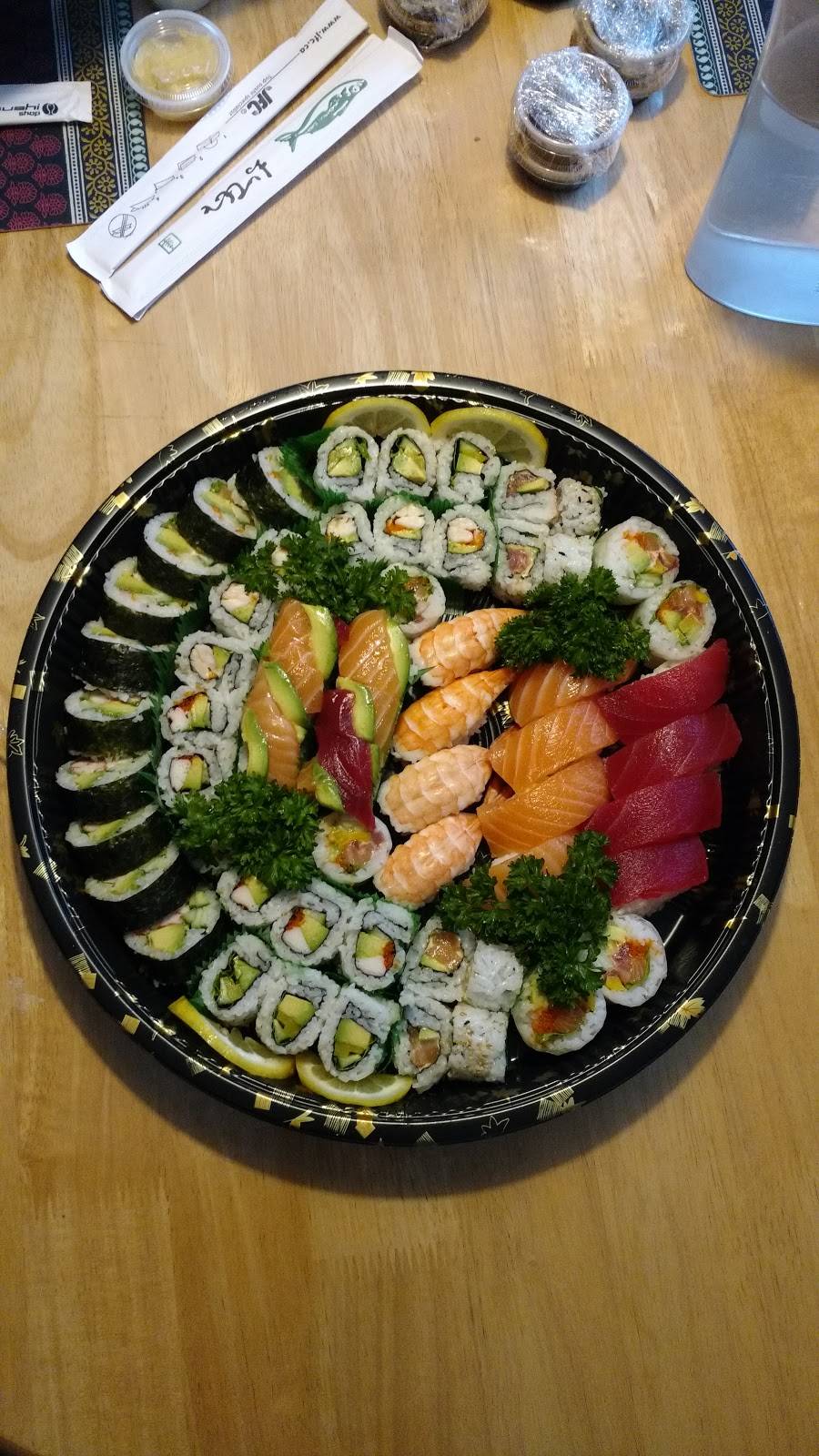 Ronda Sushi | restaurant | 7066 Rue Sherbrooke E, Montréal, QC H1N 1E6, Canada | 5142539991 OR +1 514-253-9991