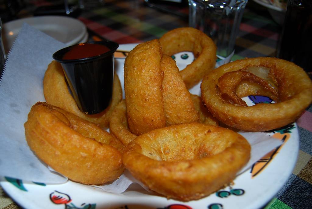 Leonas Pizzeria & Restaurant | restaurant | 3877 N Elston Ave, Chicago, IL 60618, USA | 7732677287 OR +1 773-267-7287