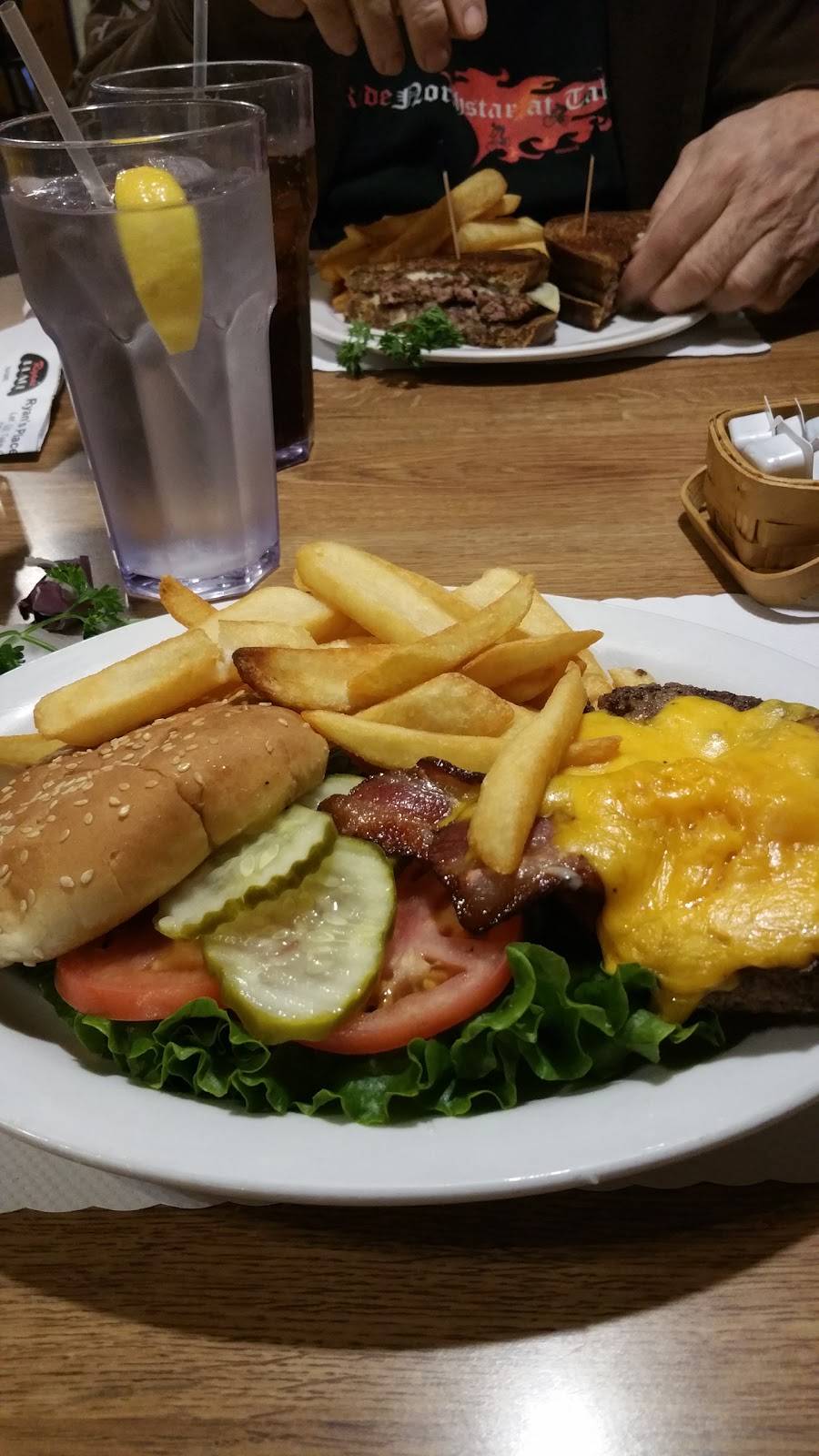 Ryans Place Restaurant | bakery | 3103 S Mooney Blvd, Visalia, CA 93277, USA | 5597348394 OR +1 559-734-8394