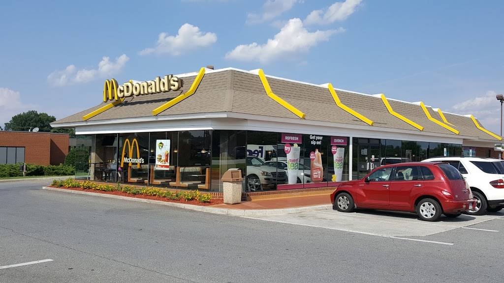 McDonalds | cafe | 17949 Forest Rd, Forest, VA 24551, USA | 4343857879 OR +1 434-385-7879