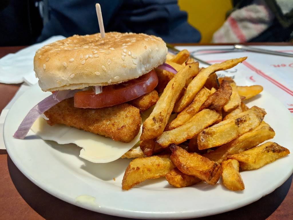 Resto Chez Mel | restaurant | 120 Rue Notre Dame, Charlemagne, QC J5Z 1H2, Canada | 4509326500 OR +1 450-932-6500