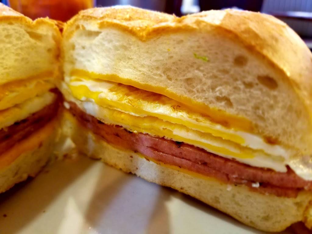 Guss Diner | restaurant | 135 NJ-33, Manalapan Township, NJ 07726, USA | 7322940006 OR +1 732-294-0006