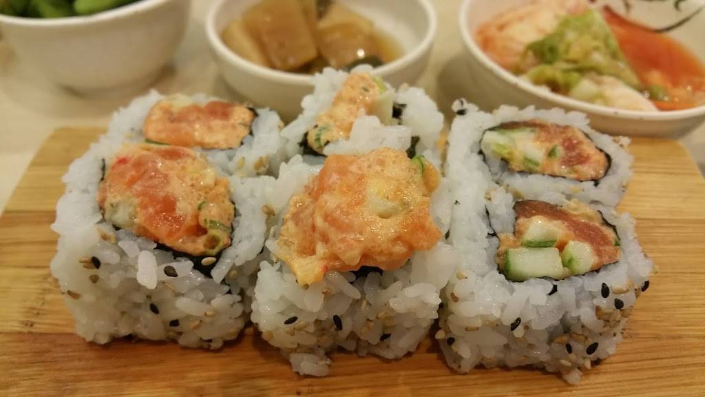 Shiroi Sushi | restaurant | 9717 Milwaukee Ave, Glenview, IL 60025, USA | 8479654166 OR +1 847-965-4166