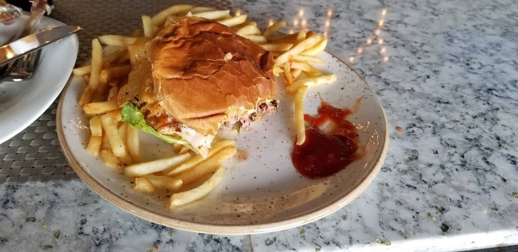 Giovannis Restaurant & Convention Center | restaurant | 610 N Bell School Rd, Rockford, IL 61107, USA | 8153986411 OR +1 815-398-6411