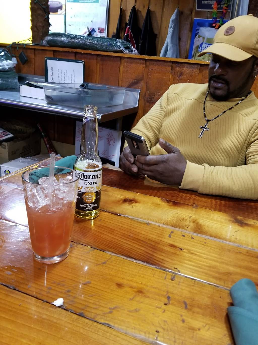 D & H Jamaican Cuisine | restaurant | 748 E Chestnut Hill Rd, Newark, DE 19713, USA | 3023698826 OR +1 302-369-8826