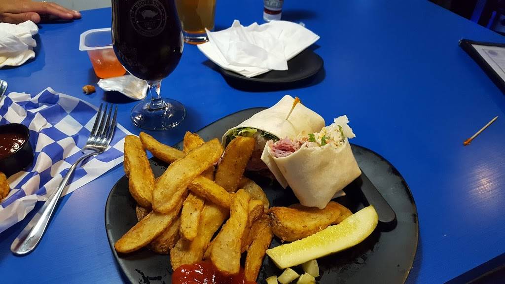 Point Burger Bar Pewaukee | restaurant | W229N1400 Westwood Dr, Waukesha, WI 53186, USA | 2629559192 OR +1 262-955-9192