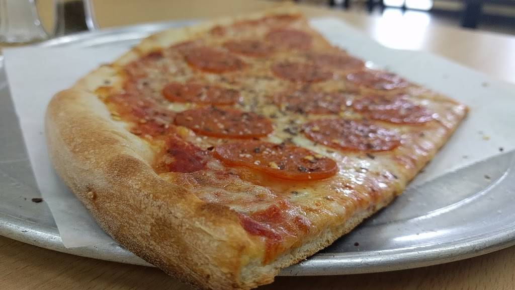 Giovannis Pizza | restaurant | 1027 N Mountain Rd, Harrisburg, PA 17112, USA | 7175408130 OR +1 717-540-8130