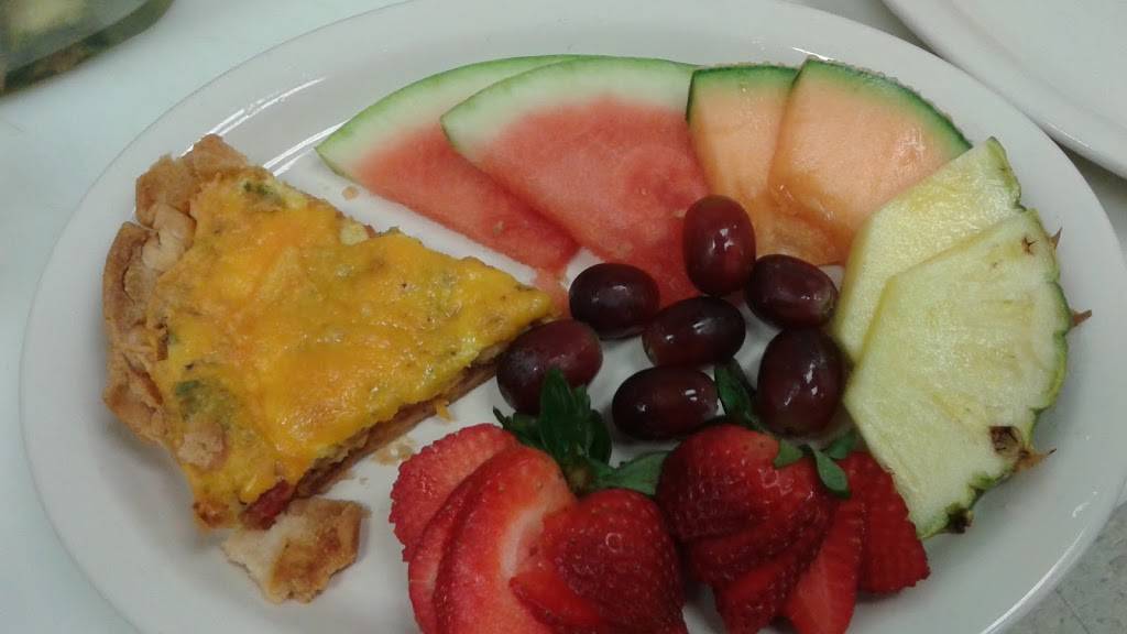 The Howell Diner | restaurant | 799 S Latson Rd, Howell, MI 48843, USA | 5175188947 OR +1 517-518-8947