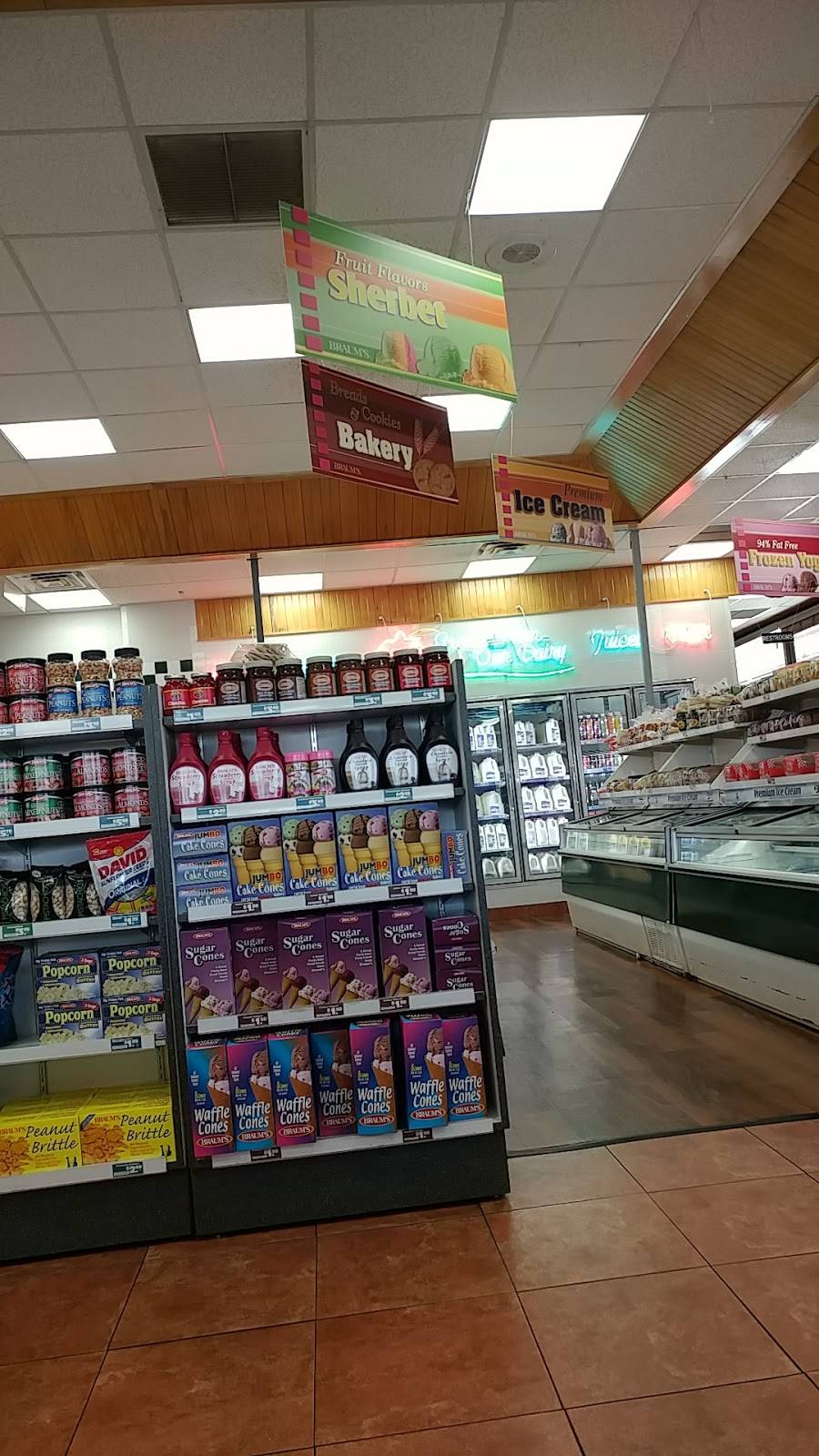 Braums Ice Cream & Burger Restaurant | restaurant | 1102 W Walnut St, Rogers, AR 72756, USA | 4796318977 OR +1 479-631-8977