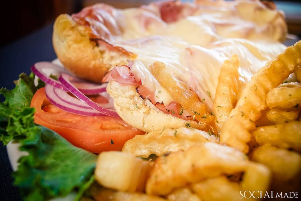 The Original Crusoes Restaurant & Patrick McKeanes Pub | restaurant | 3152 Osceola St, St. Louis, MO 63111, USA | 3143510620 OR +1 314-351-0620