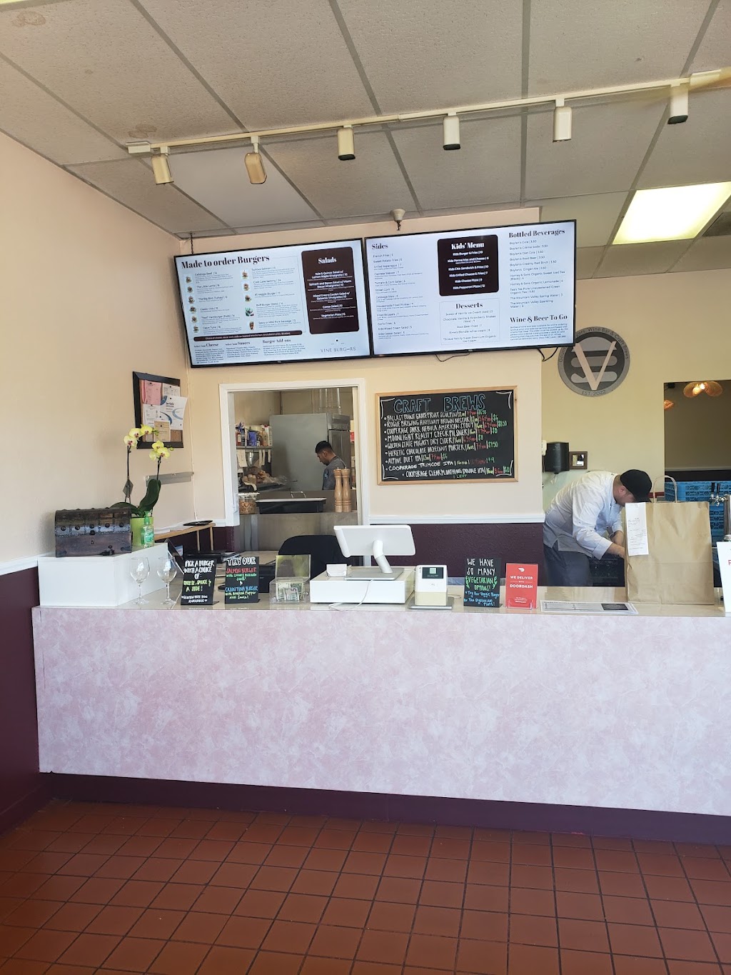 Vine Burgers | restaurant | 3579 Industrial Dr, Santa Rosa, CA 95403, USA | 7075369654 OR +1 707-536-9654