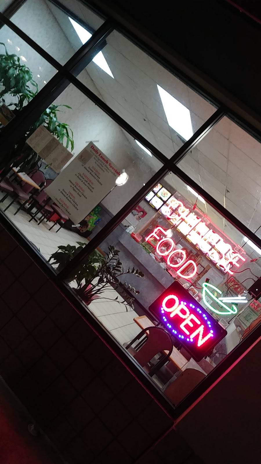 Empire | restaurant | 26040 Crocker Blvd, Harrison Charter Township, MI 48045, USA | 5864698889 OR +1 586-469-8889