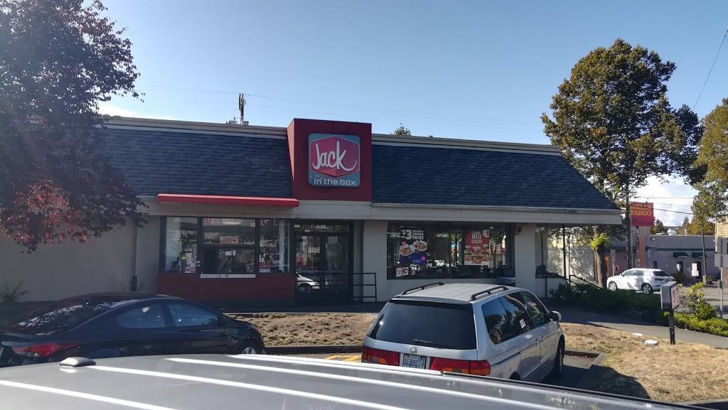 Jack in the Box | restaurant | 4203 SW Admiral Way, Seattle, WA 98116, USA | 2069327315 OR +1 206-932-7315