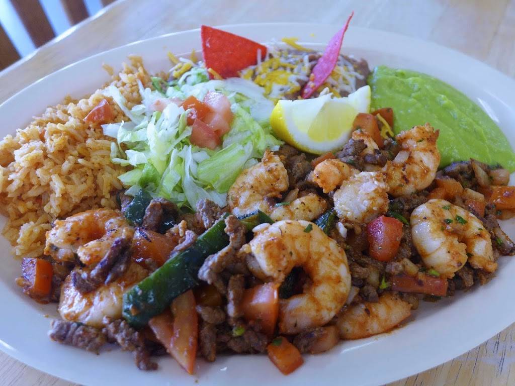 Colimas Mexican Food | restaurant | 1850 Hacienda Dr, Vista, CA 92081, USA | 7609456585 OR +1 760-945-6585
