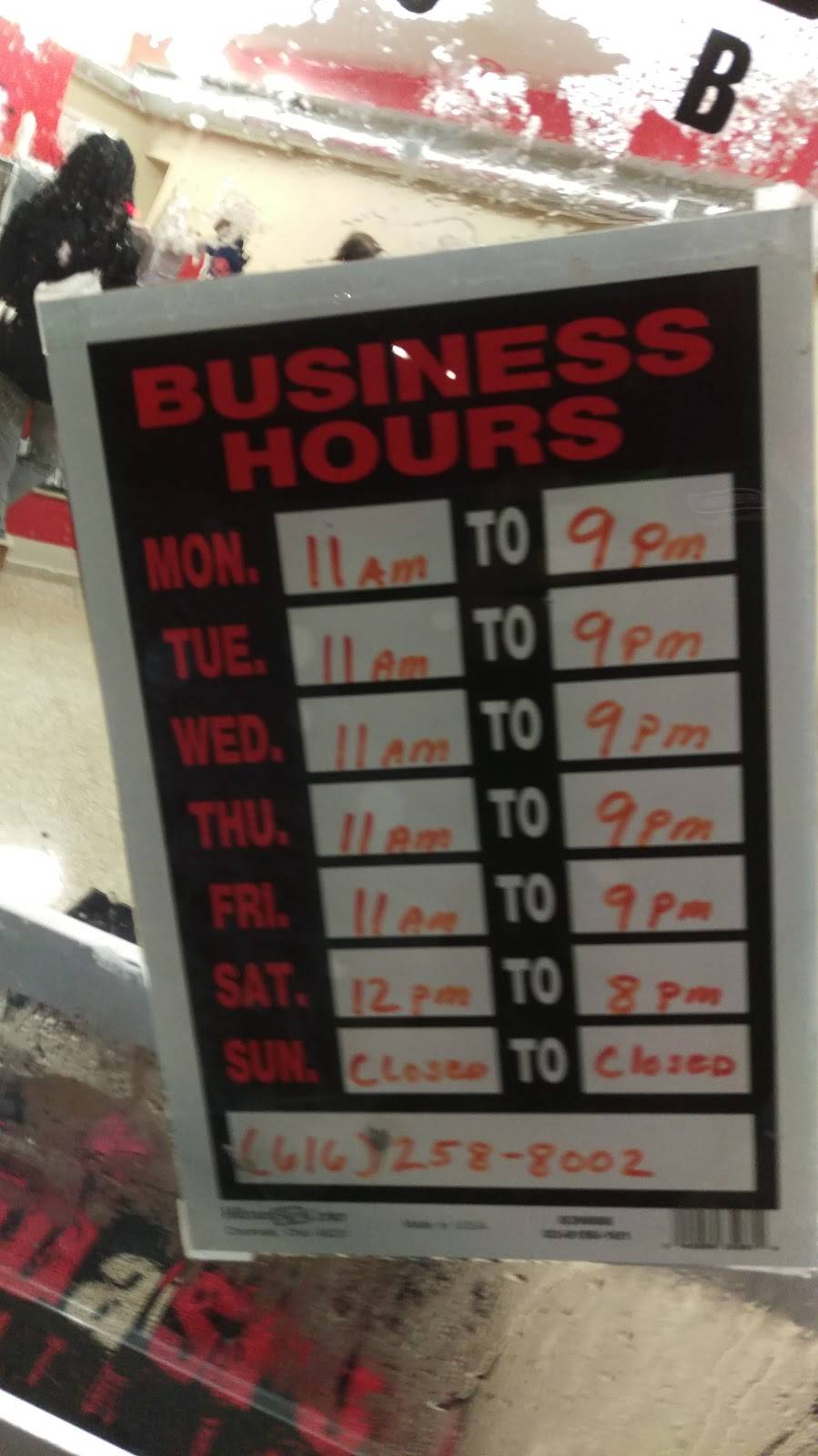 Load a Spud Potato Bar | restaurant | 1721 Madison Ave SE, Grand Rapids, MI 49507, USA | 6162588002 OR +1 616-258-8002