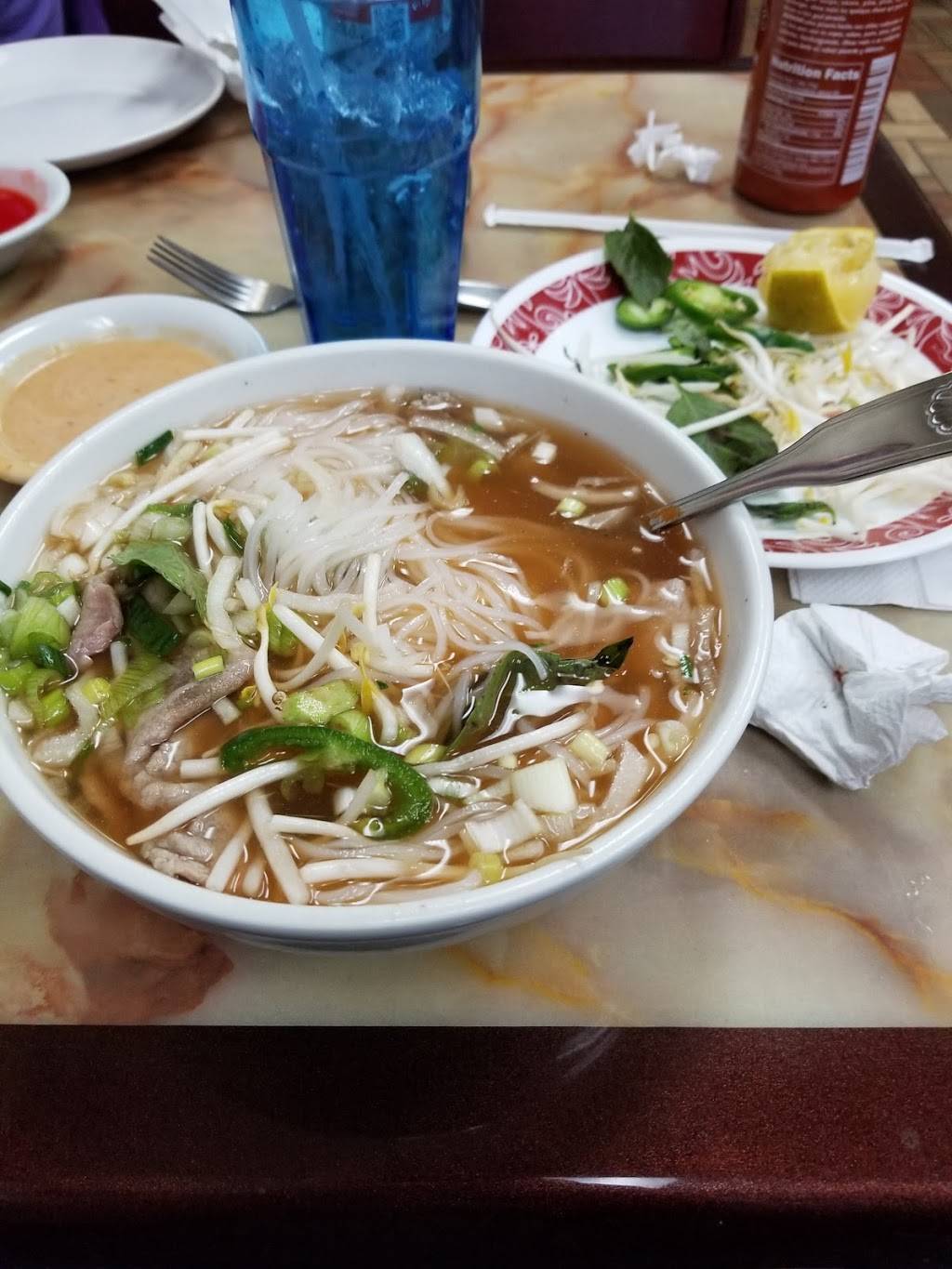 Golden Town | meal delivery | 5976 E 64th Ave, Commerce City, CO 80022, USA | 3032868686 OR +1 303-286-8686