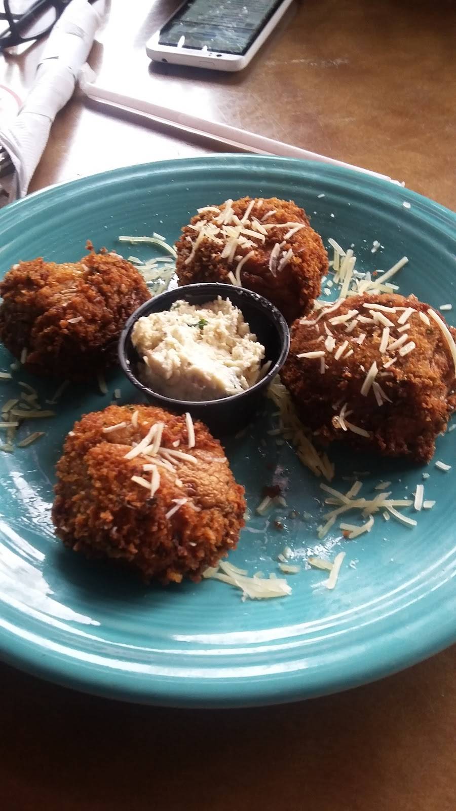 Culpeppers Grill and Bar | restaurant | 300 N Euclid Ave, St. Louis, MO 63108, USA | 3143612828 OR +1 314-361-2828