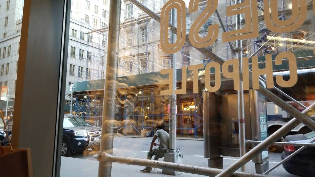 Chipotle Mexican Grill | restaurant | 281 Broadway, New York, NY 10007, USA | 2123853506 OR +1 212-385-3506