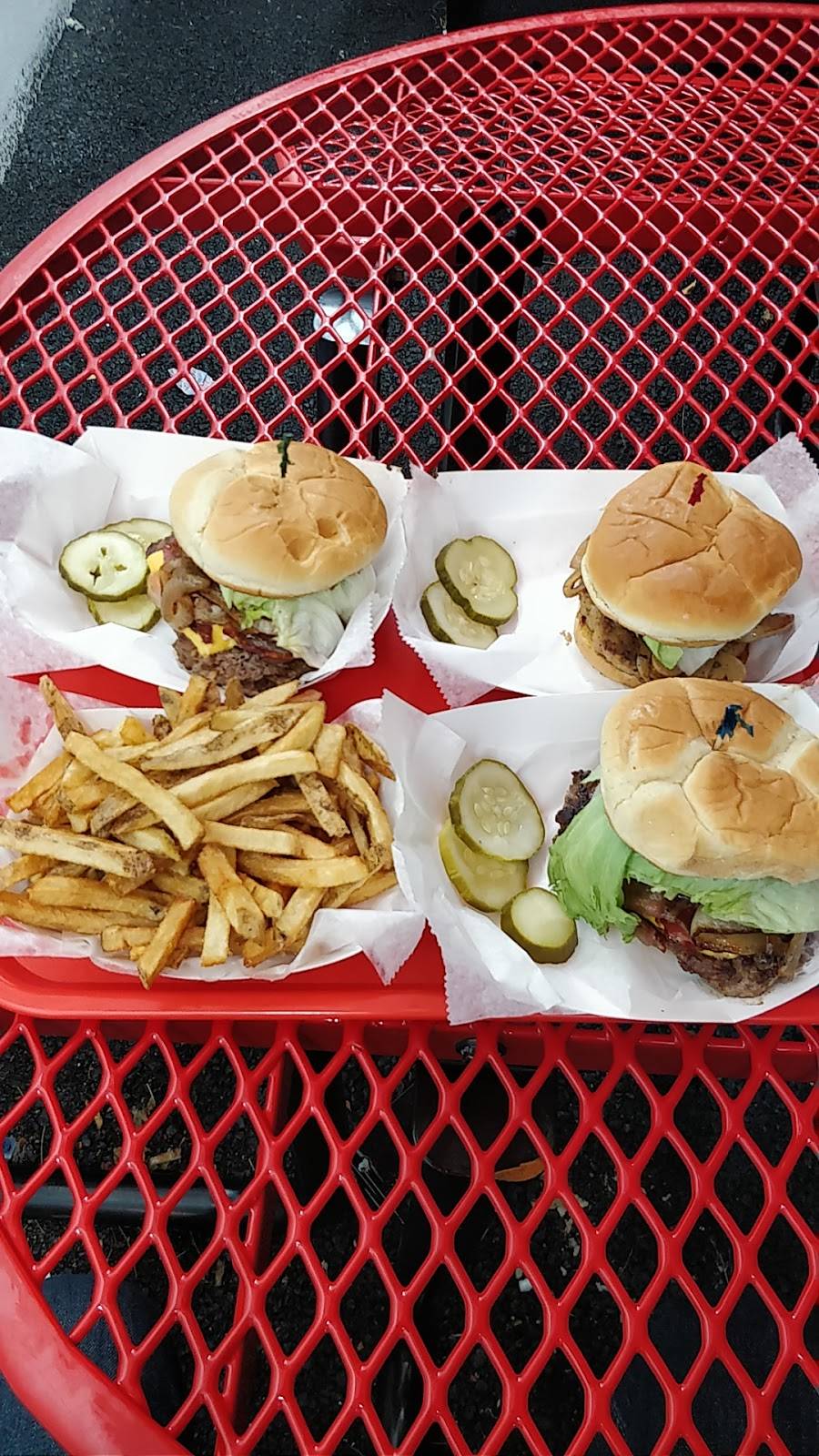 Richmans Ice Cream & Burger Co. | restaurant | 379 Bustleton Pike, Feasterville-Trevose, PA 19053, USA | 2154949490 OR +1 215-494-9490