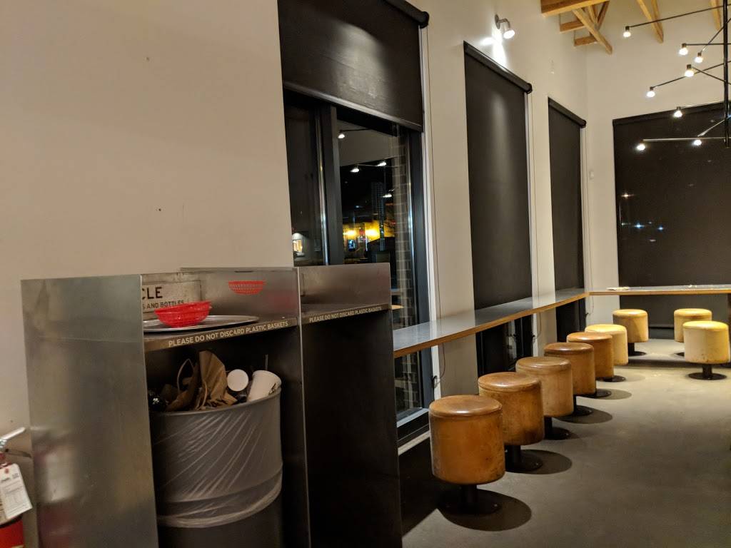 Chipotle Mexican Grill | restaurant | 11805 Shawnee Mission Pkwy, Shawnee, KS 66203, USA | 9132324010 OR +1 913-232-4010