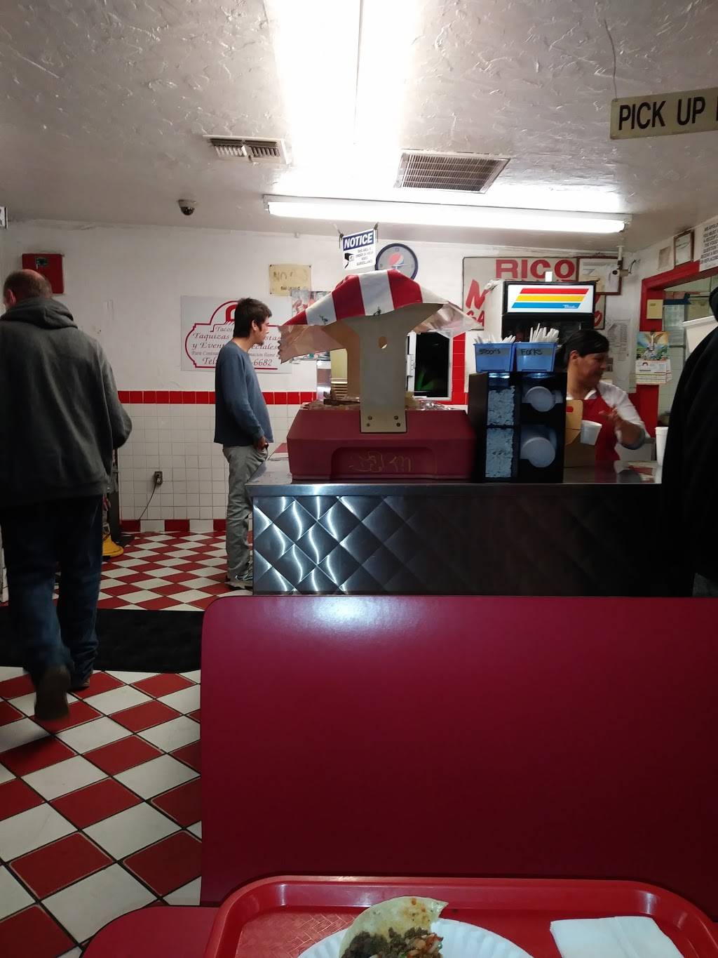 Tacos La Villa | restaurant | 1523 E California Ave, Bakersfield, CA 93307, USA | 6613279370 OR +1 661-327-9370