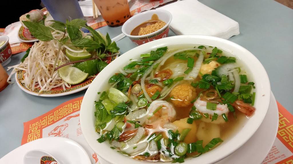 Phở Long Beach | restaurant | 511 W Willow St, Long Beach, CA 90806, USA | 5629880900 OR +1 562-988-0900
