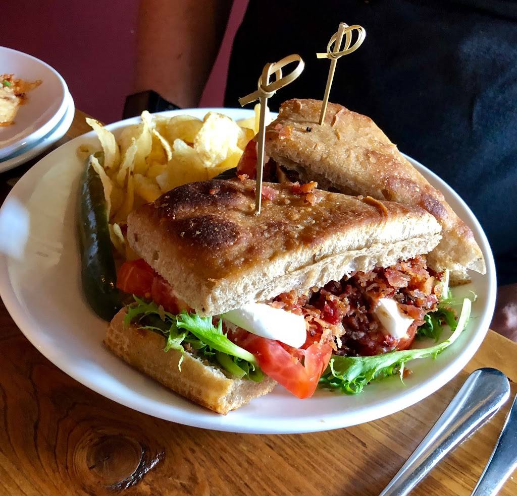 Blackback Pub | restaurant | 1820, 1 Stowe St #2, Waterbury, VT 05676, USA | 8022440123 OR +1 802-244-0123