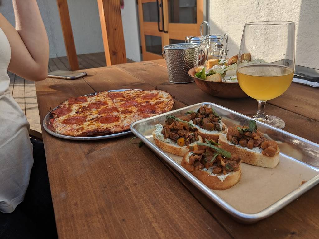 Oddwood Ales | restaurant | 5703, 3108 Manor Rd, Austin, TX 78723, USA | 5122200612 OR +1 512-220-0612