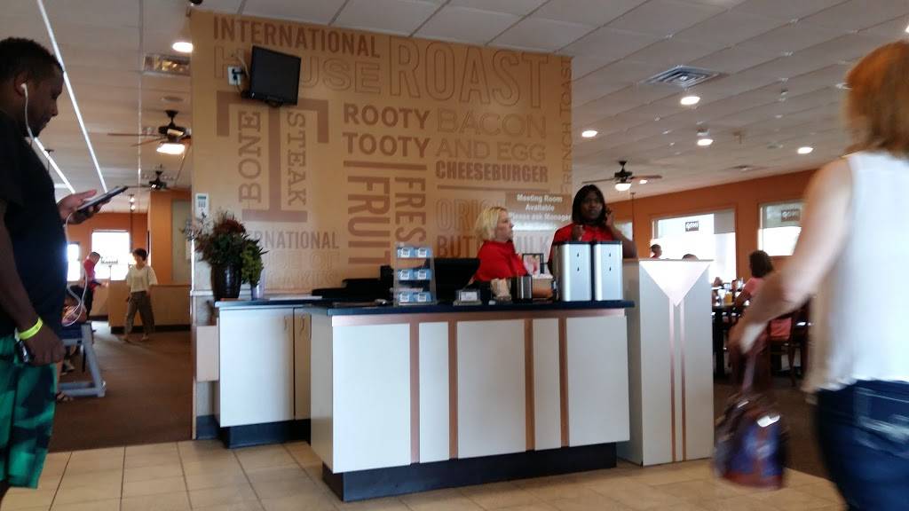 IHOP | bakery | 111 S Oregon Ave, Sanford, FL 32771, USA | 4076888300 OR +1 407-688-8300