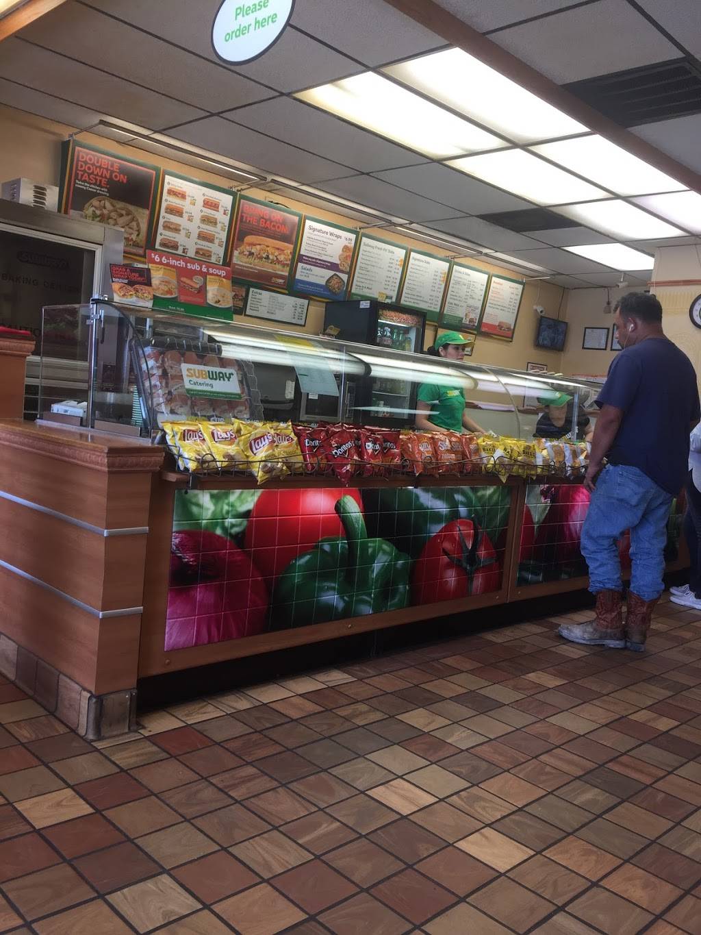 Subway Restaurants | restaurant | 3518 S Shepherd Dr, Houston, TX 77098, USA | 7135299345 OR +1 713-529-9345