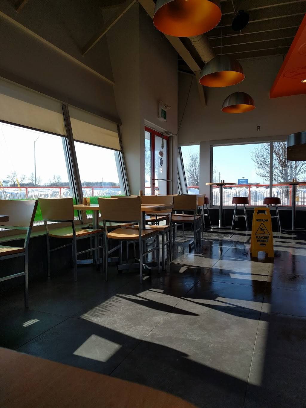 A&W Canada | restaurant | 1040 OBrien Rd, Renfrew, ON K7V 3Z4, Canada | 6134326262 OR +1 613-432-6262