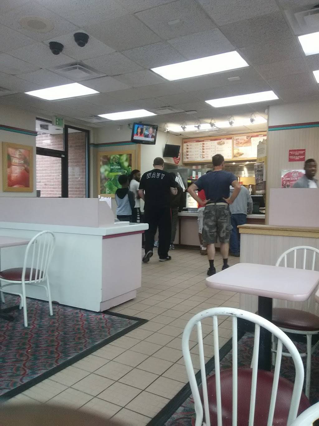 Wendys | restaurant | 2351 N Rolling Rd, Baltimore, MD 21244, USA | 4434365737 OR +1 443-436-5737