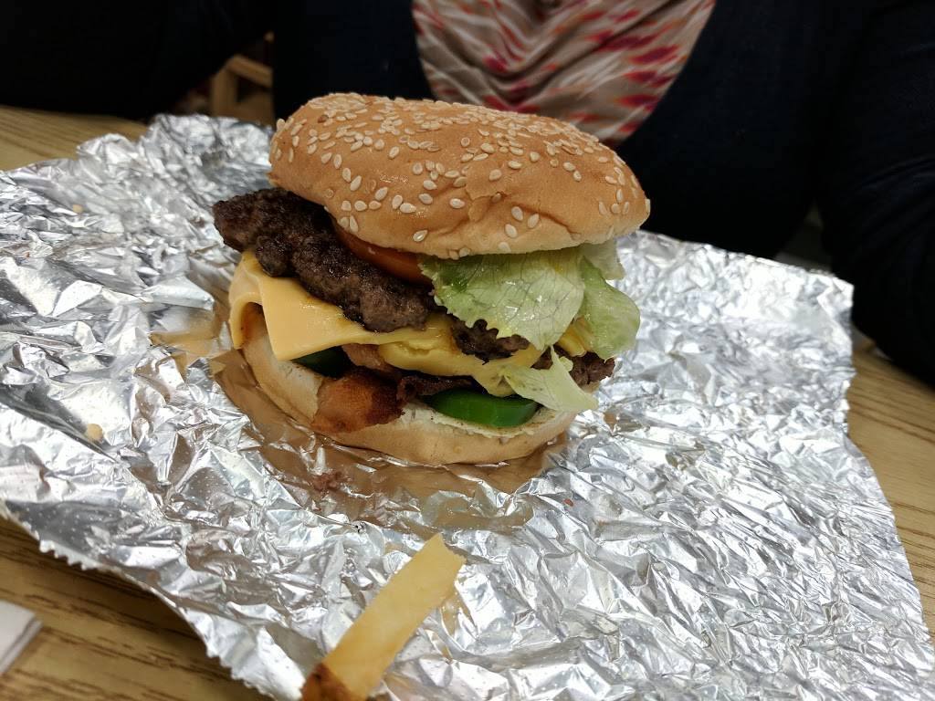 Five Guys | meal takeaway | 687 Lynnhaven Pkwy, Virginia Beach, VA 23452, USA | 7579952304 OR +1 757-995-2304