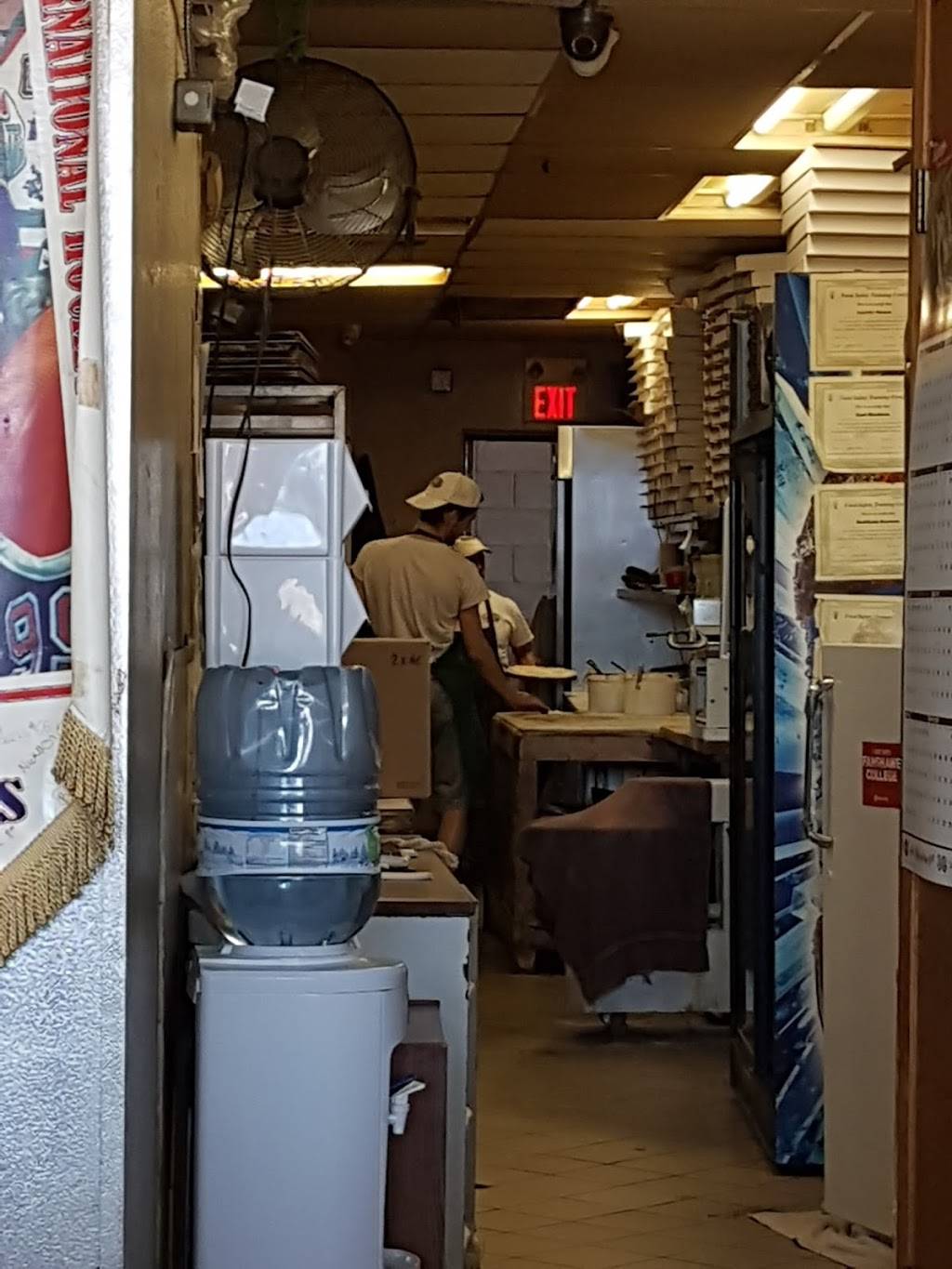 Strombolis Brick Oven Pizza | restaurant | 117 King George Rd, Brantford, ON N3R 5K7, Canada | 5197561400 OR +1 519-756-1400