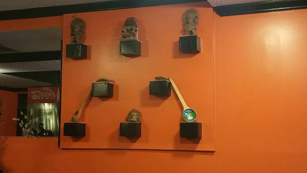 Lucias Latin Kitchen | restaurant | 109 Railroad St, Lee, MA 01238, USA | 4133945009 OR +1 413-394-5009