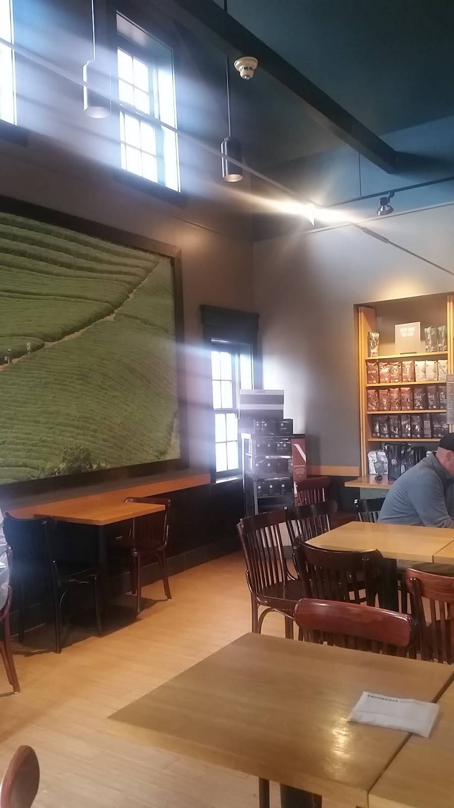 Starbucks | cafe | 49 Main St, Freeport, ME 04032, USA | 2078653221 OR +1 207-865-3221