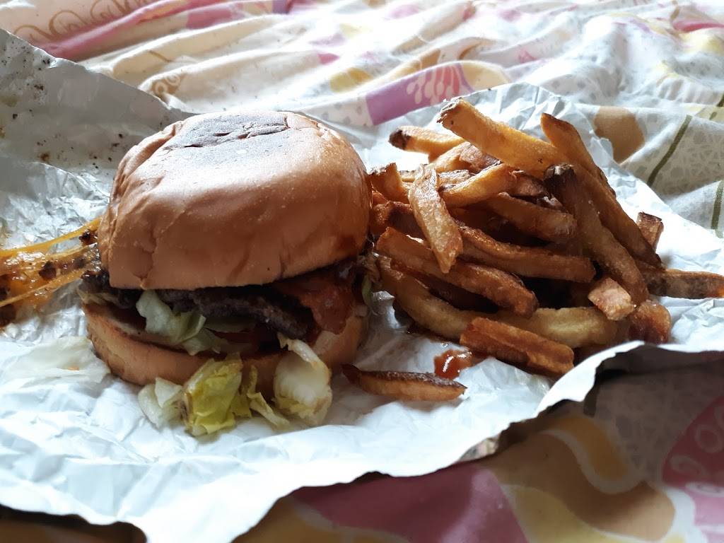 Wilson’s Dogs | restaurant | 1141 N Ashland Ave, Chicago, IL 60622, USA | 7737998373 OR +1 773-799-8373