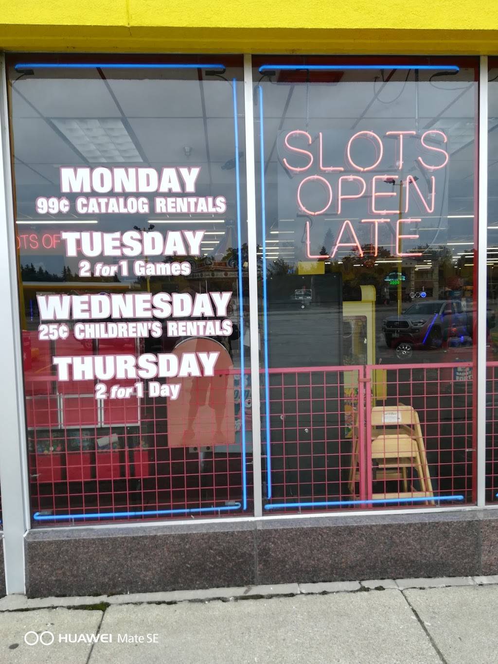 The Peoples Choice Family Fun Center | restaurant | 2411 Grand Ave, Waukegan, IL 60085, USA | 8477374026 OR +1 847-737-4026