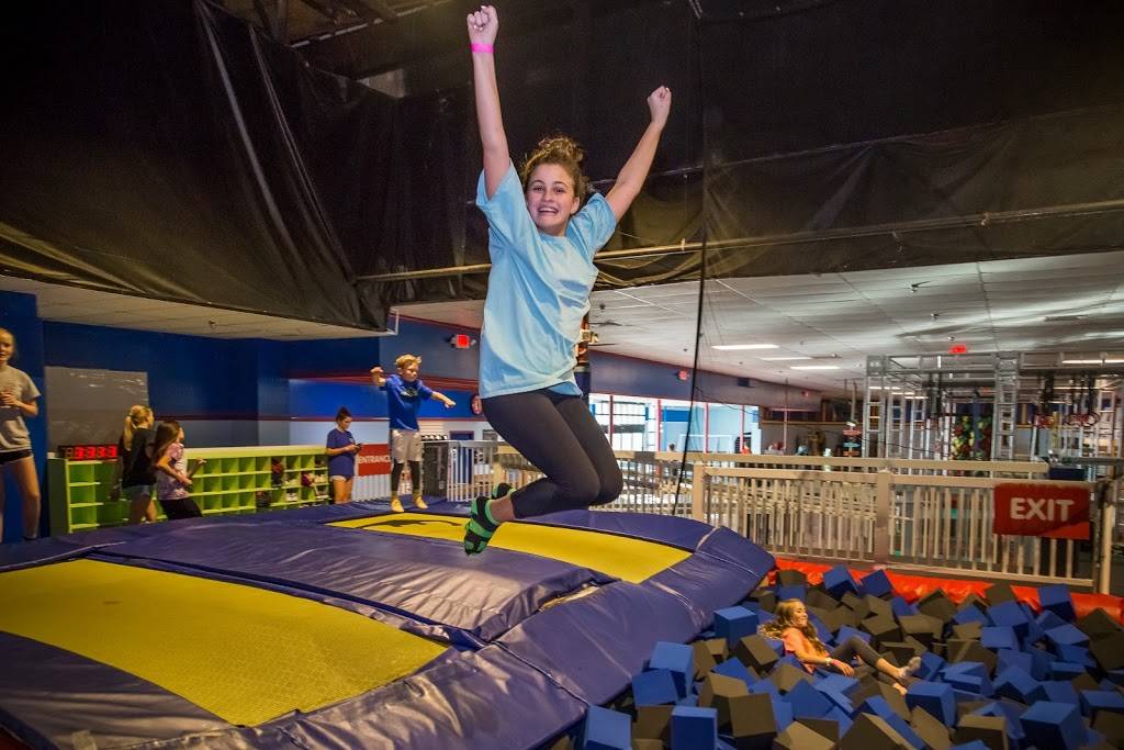Air Fun Trampoline Park | meal takeaway | 2268 Golden Gate Dr, Greensboro, NC 27405, USA | 3364502102 OR +1 336-450-2102