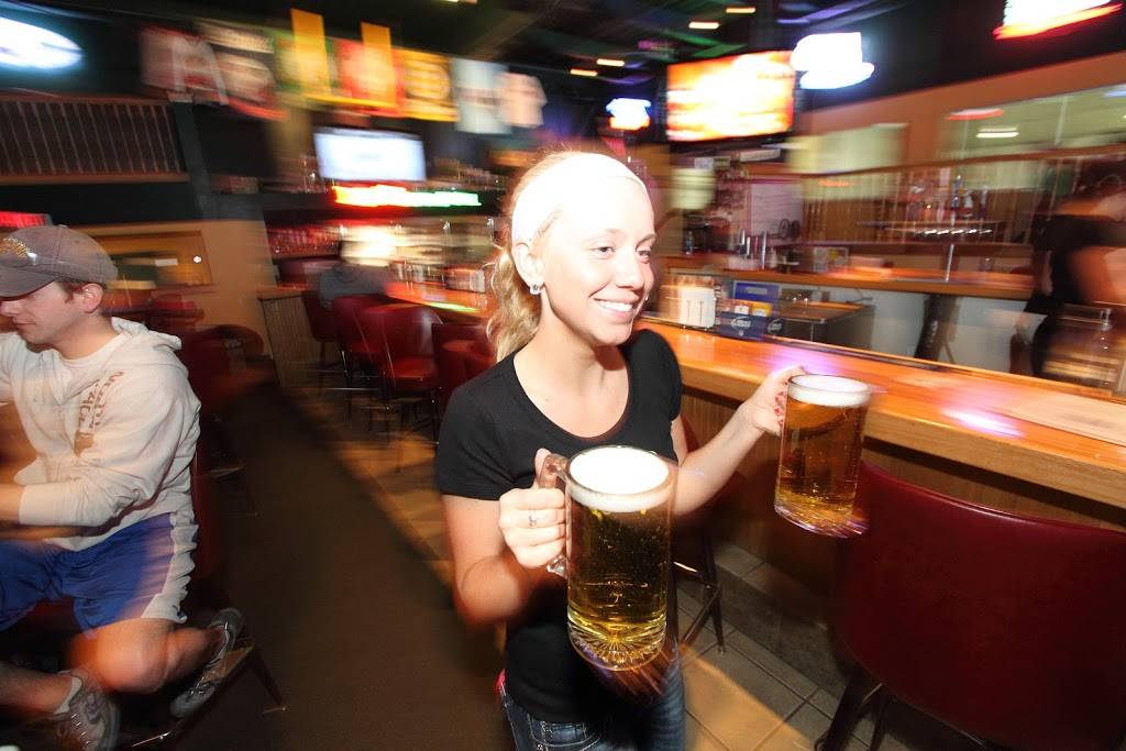 Turfs Sports Grill | restaurant | 512 Warren Ave, Portland, ME 04103, USA | 2072212343 OR +1 207-221-2343