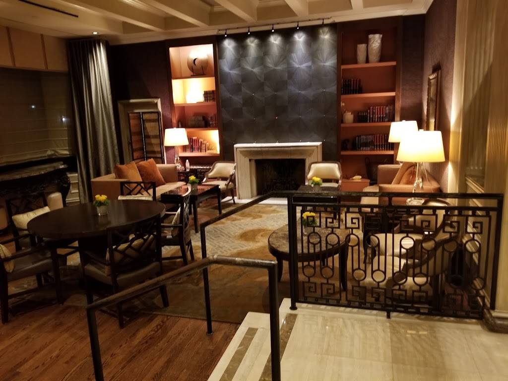 The Remington Bar | restaurant | 1919 Briar Oaks Ln, Houston, TX 77027, USA | 7134032631 OR +1 713-403-2631