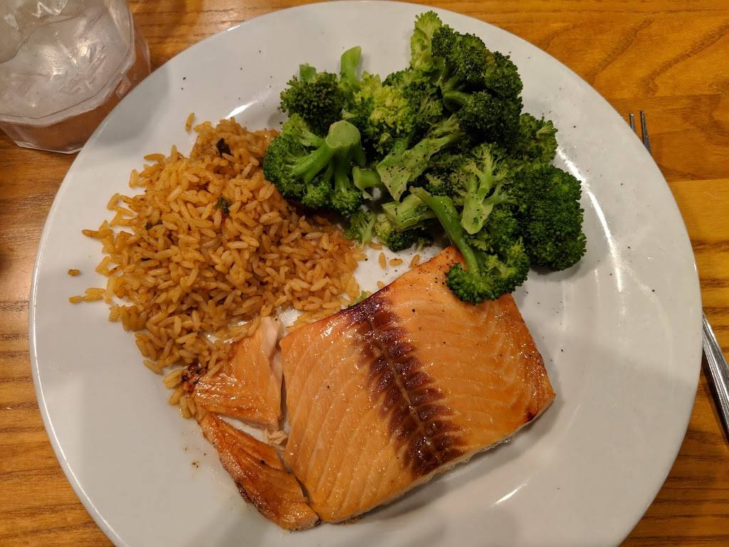 Chilis Grill & Bar | Open for Dine-In, Delivery and Takeout | restaurant | 10520 W Central Ave, Wichita, KS 67212, USA | 3167212700 OR +1 316-721-2700