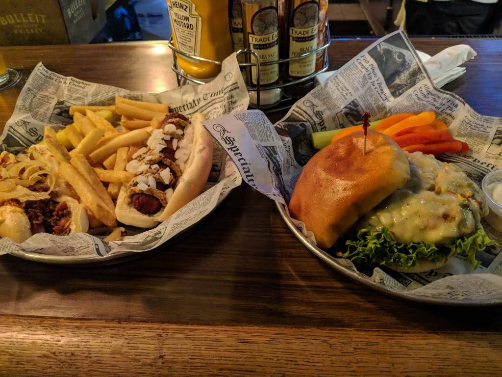 Blue Dog Tavern | restaurant | 638 Stocking Ave NW, Grand Rapids, MI 49504, USA | 6166086050 OR +1 616-608-6050