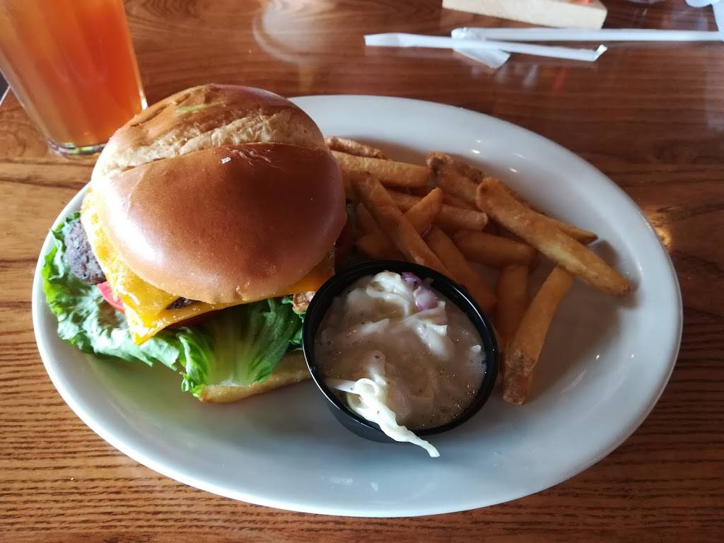 Cracker Barrel Old Country Store | restaurant | 1047 Executive Dr, Elizabethtown, KY 42701, USA | 2707655525 OR +1 270-765-5525